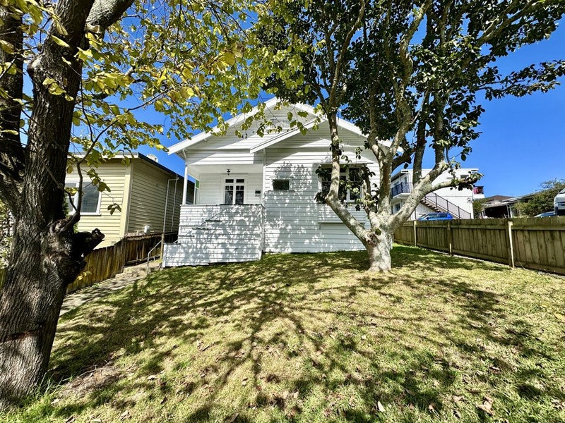 4 Eden View Road, Sandringham, Auckland - Carousel 1