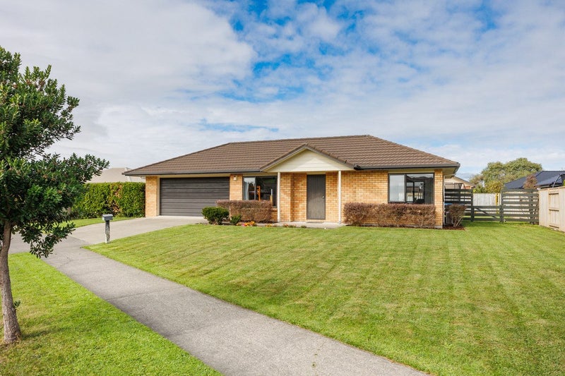 15 Chestnut Close, Kelvin Grove, Palmerston North - Carousel 1