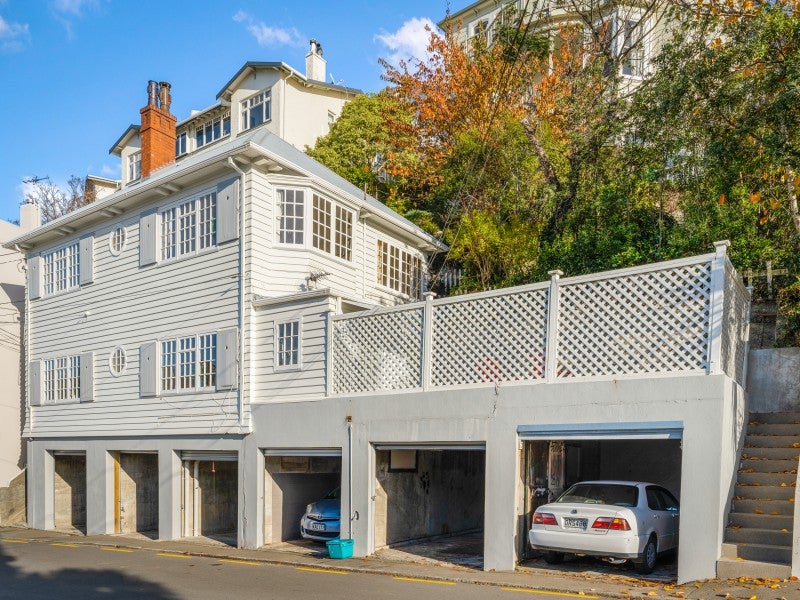 22A Clifton Terrace, Kelburn, Wellington - Carousel 1