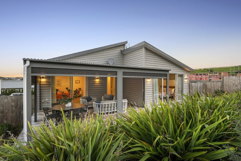 26 Tawatawa Street, Long Bay, Auckland - Carousel 2