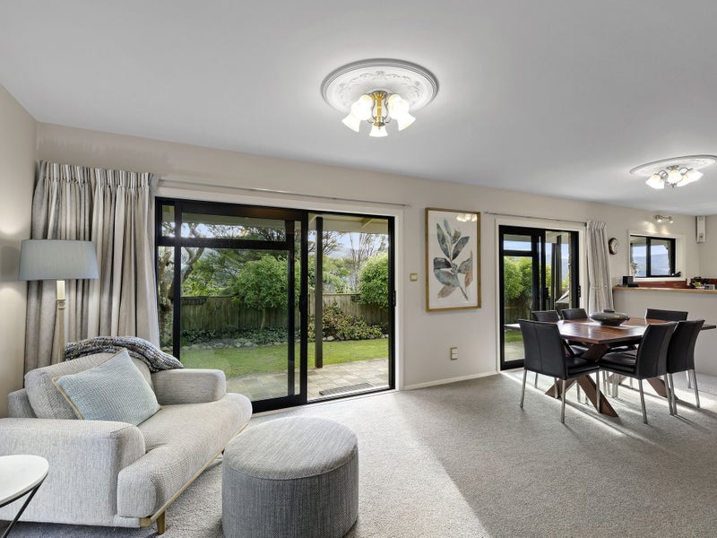 2 Dunleith Grove, Silverstream, Upper Hutt - Carousel 2