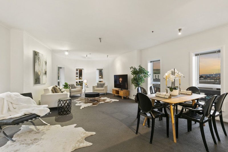 2.3/1 Queens Wharf, Wellington Central, Wellington - Carousel 2