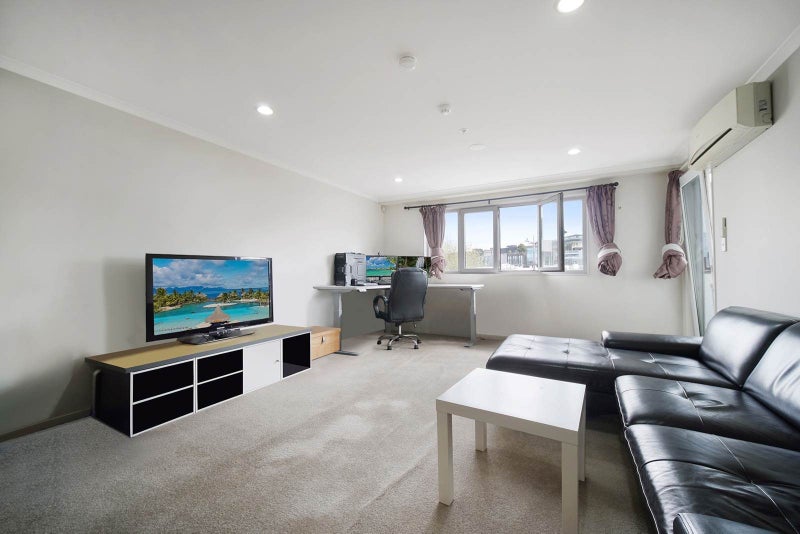 306/26 Remuera Road, Newmarket, Auckland - Carousel 2