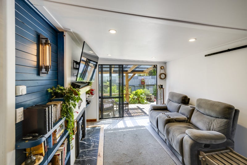 2/221 TARADALE RD, Pirimai, Napier - Carousel 2