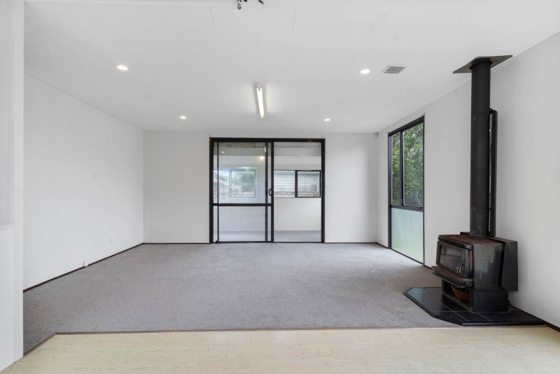 2/15 Yee Place, Mount Wellington, Auckland - Carousel 2