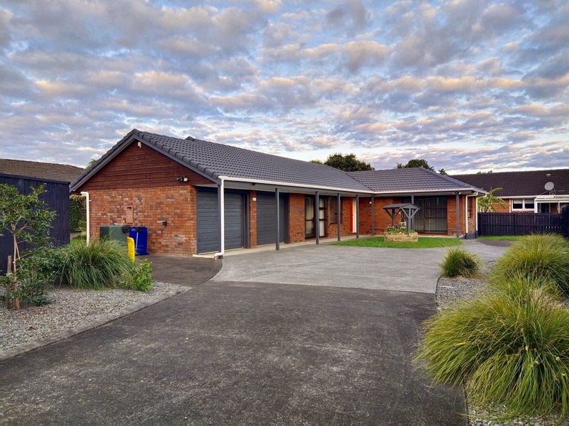 2/11 Taharoto Road, Takapuna, Auckland - Carousel 2