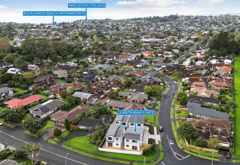 2A Britannia Place, Half Moon Bay, Auckland - Carousel 1