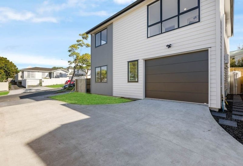 52 Strong Street, Saint Johns, Auckland - Carousel 1