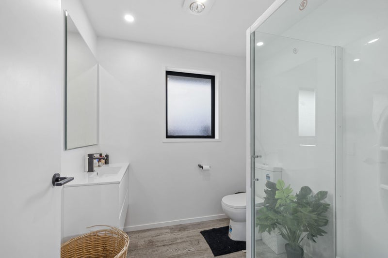 4 Banks Street, Marfell, New Plymouth - Carousel 13