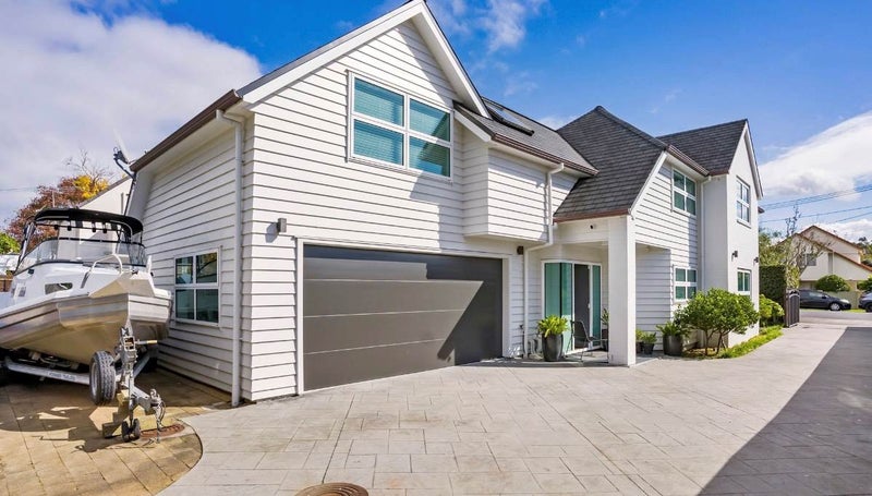 6A Momona Road, Greenlane, Auckland - Carousel 1