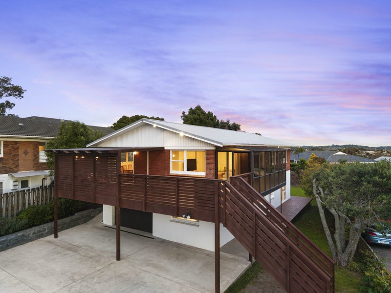 11 Gills Road, Bucklands Beach, Auckland - Carousel 1