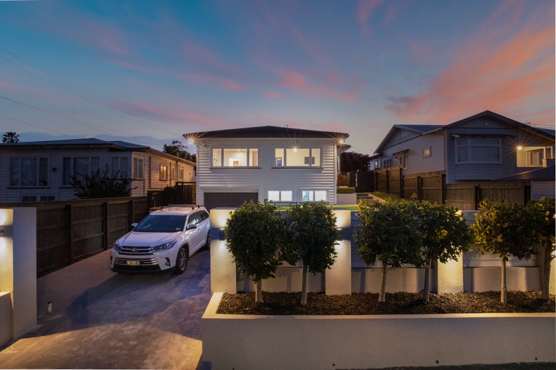 68 Huia Road, Point Chevalier, Auckland - Carousel 2