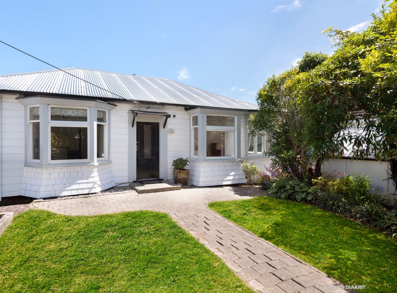 44 Donald Street, Karori, Wellington - Carousel 1