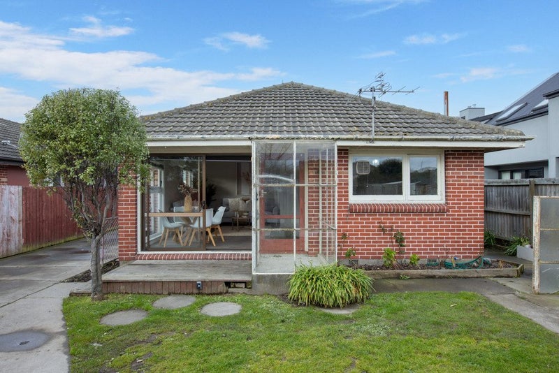 2/25 Hills Road, Edgeware, Christchurch - Carousel 1