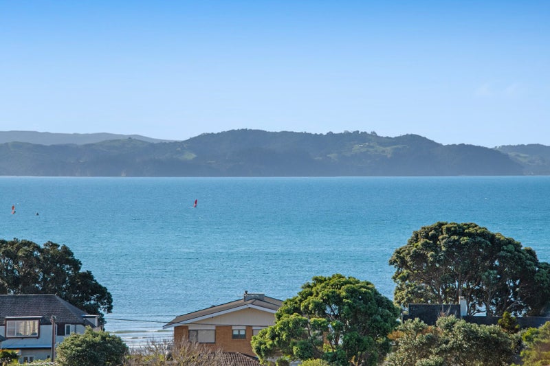 15 Beach Road, Manly , Whangaparaoa - Carousel 1