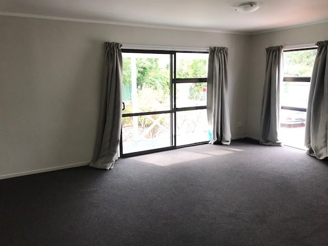 43 Gilbass Avenue, Hamilton Lake, Hamilton - Carousel 2