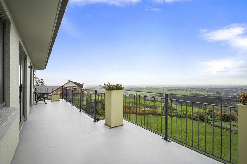 20 Pineland Drive, Turitea, Palmerston North - Carousel 2