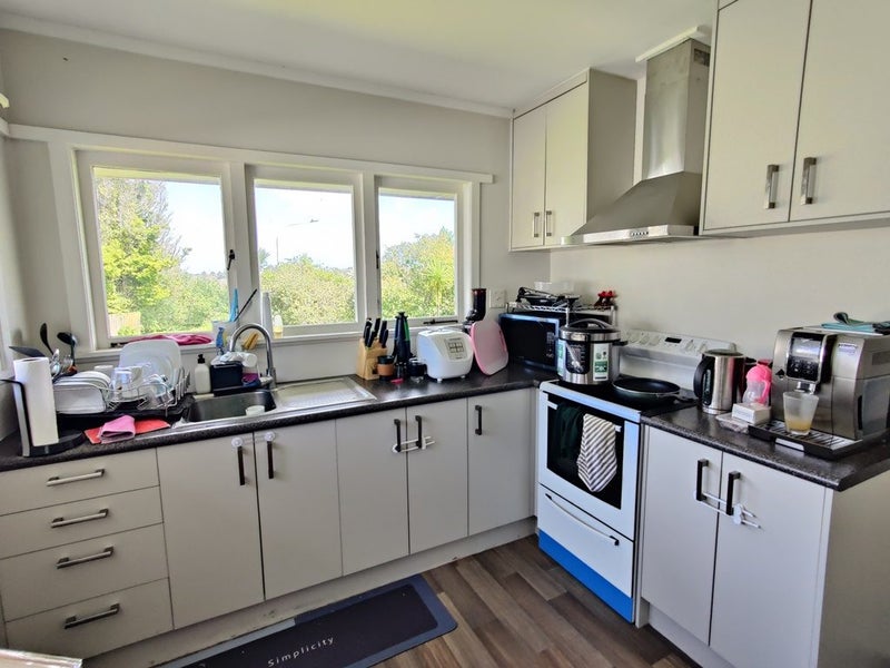 2/1 Exmouth Road, Northcote, Auckland - Carousel 2