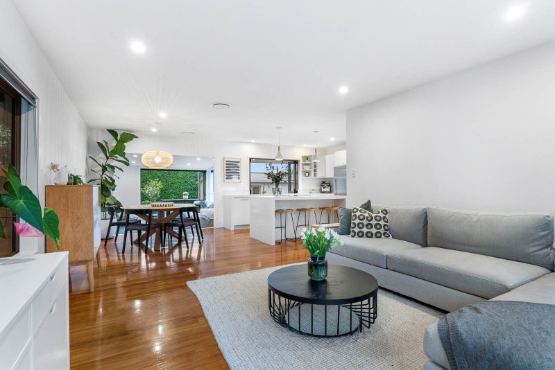 2/21 Montgomery Avenue, Rothesay Bay, Auckland - Carousel 2