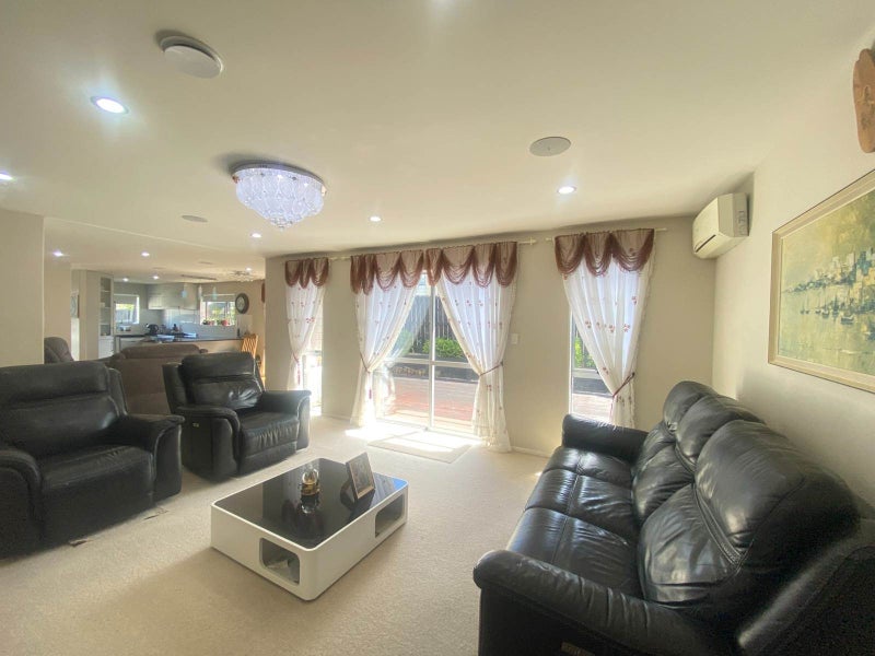 89 Rangeview Road, Sunnyvale, Auckland - Carousel 2