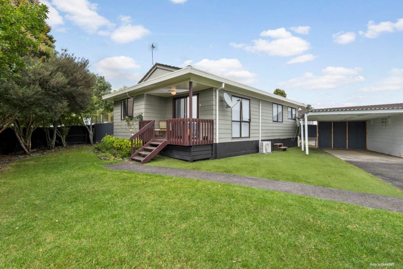 2/208 Waitemata Drive, Ranui, Auckland - Carousel 1