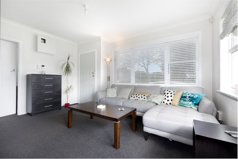 1/6 Granville Street, Silverstream, Upper Hutt - Carousel 2