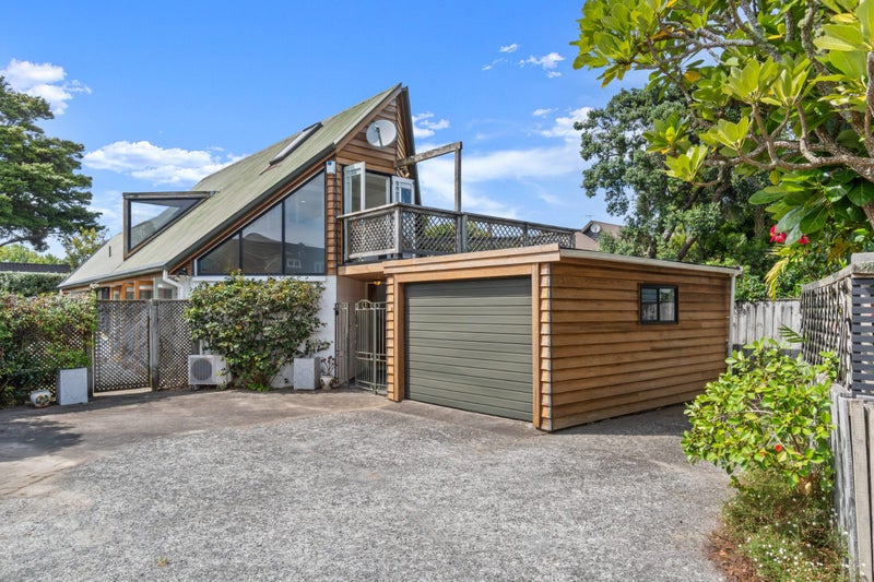 19B Harbour View Road, Point Chevalier, Auckland - Carousel 1