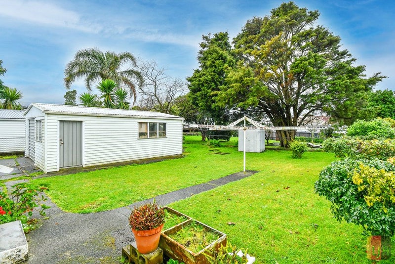 35 McKean Avenue, Manurewa, Auckland - Carousel 2