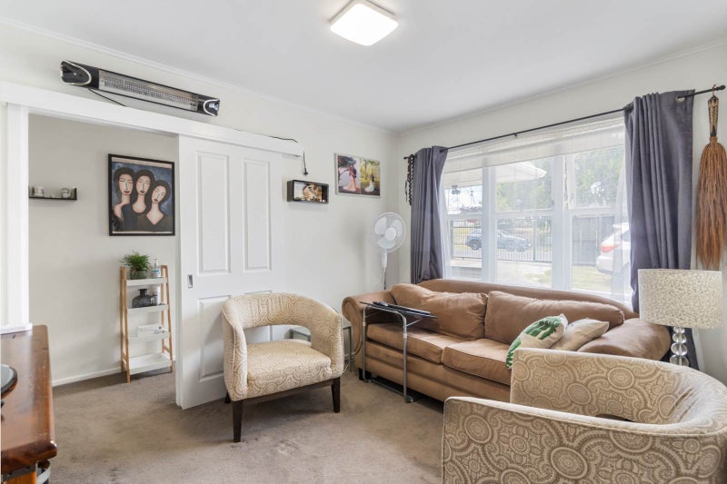 45 Fisher Crescent, Otara, Auckland - Carousel 2