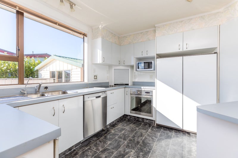 1420 Whangaparaoa Road, Army Bay, Whangaparaoa - Carousel 2