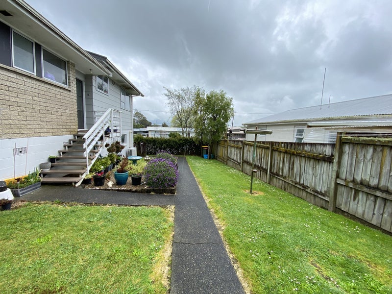 16 Lancewood Avenue, Melville, Hamilton - Carousel 9