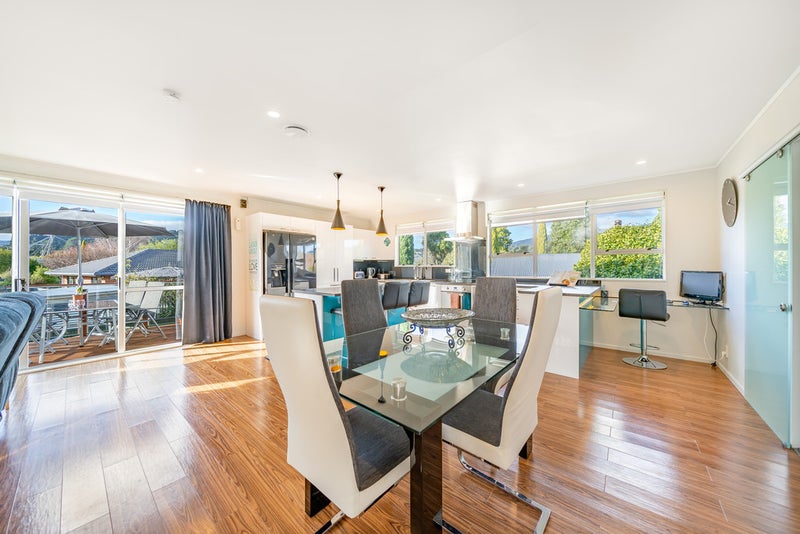 118 California Drive, Totara Park, Upper Hutt - Carousel 2