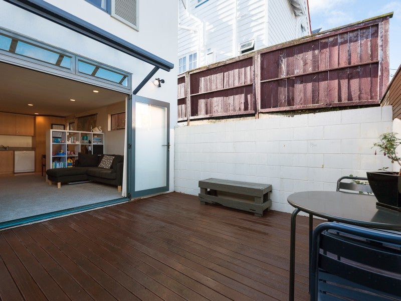 8/35 Pirie Street, Mount Victoria, Wellington - Carousel 1