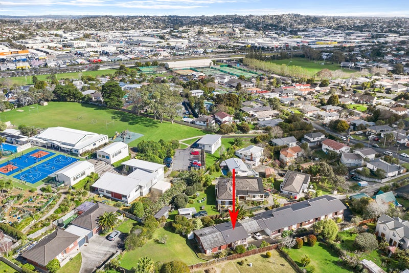 5/6 Bond Crescent, Forrest Hill, Auckland - Carousel 2