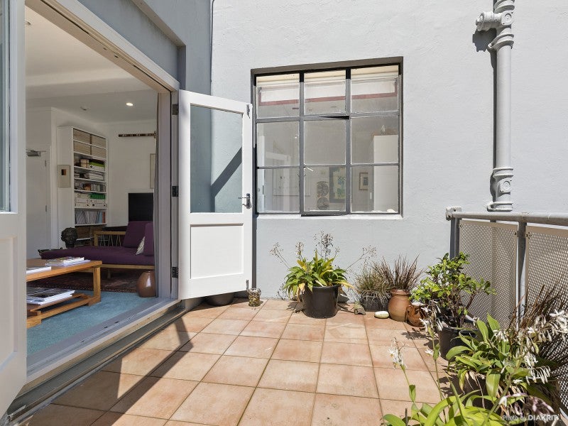 5B/126 Wakefield Street, Te Aro, Wellington - Carousel 2