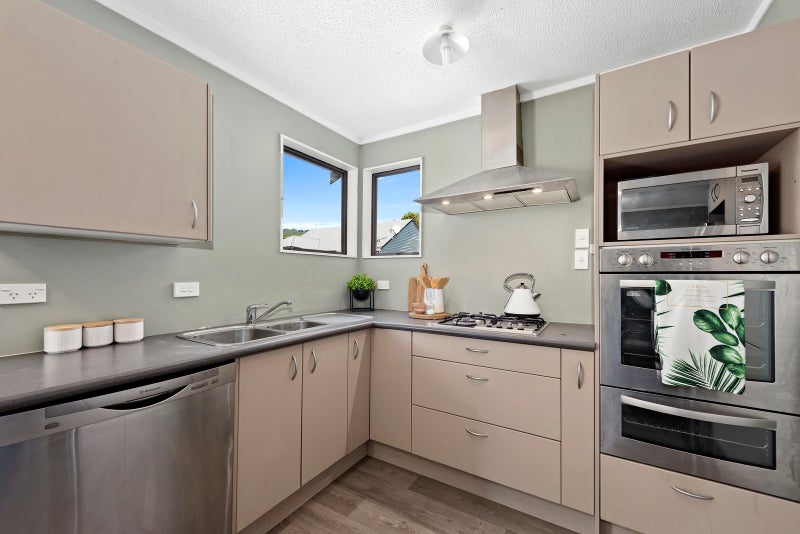 1/17 Bush Street, Naenae, Lower Hutt - Carousel 2