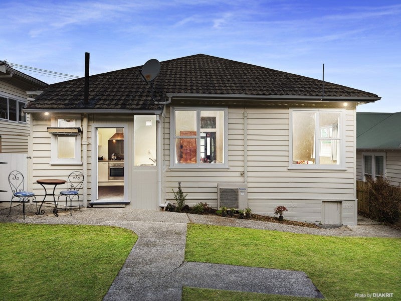 32 Hohiria Road, Hataitai, Wellington - Carousel 14