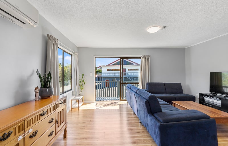 59 Kokiri Crescent, Waitangirua, Porirua - Carousel 2