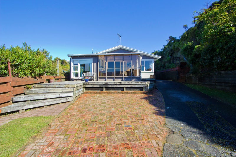 309 Dowse Drive, Maungaraki, Lower Hutt - Carousel 1