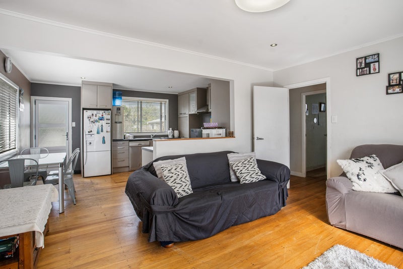 81 Archibald Road, Kelston, Auckland - Carousel 2