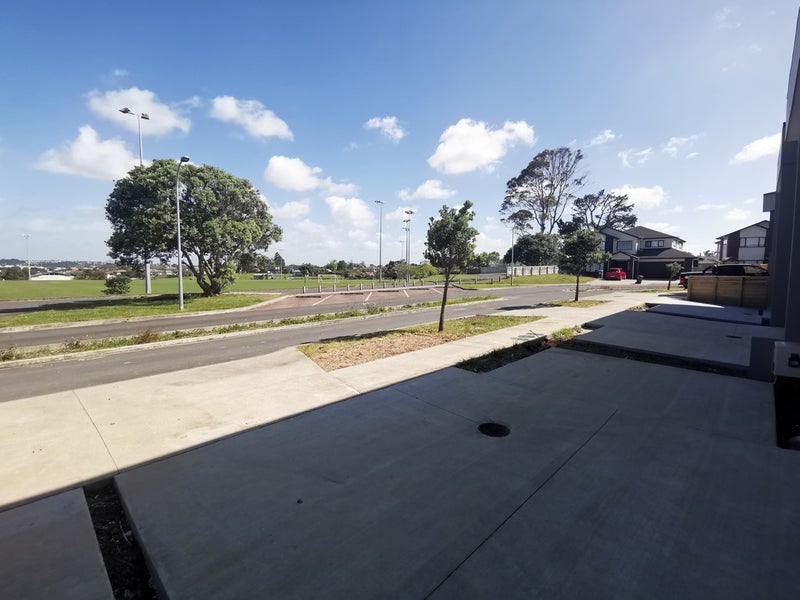 60 Bordeaux Parade, Te Atatu South, Auckland - Carousel 8