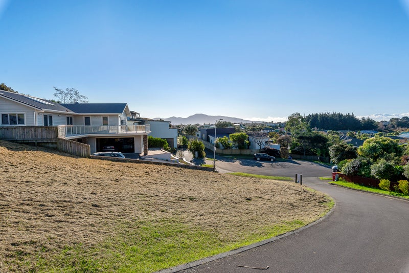 20 Charlotte Way, Raumati South, Paraparaumu - Carousel 2
