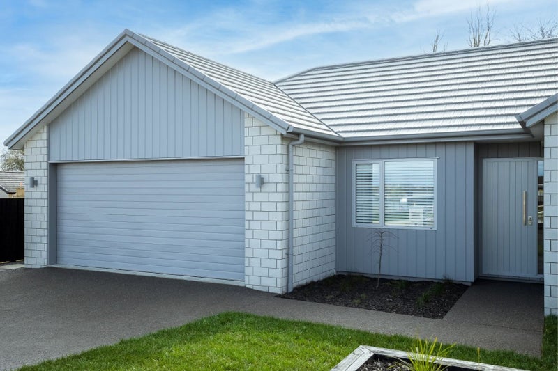 2 Maanihi Drive, Rototuna North, Hamilton - Carousel 2