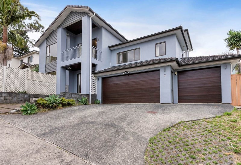 7 Lambir Place, Fairview Heights, Auckland - Carousel 1