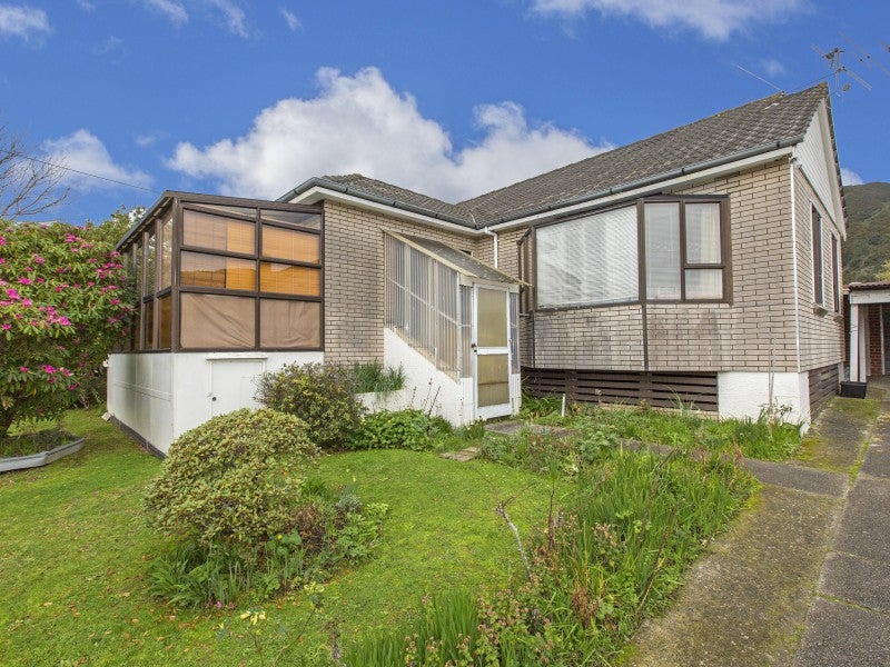 12 Grierson Street, Naenae, Lower Hutt - Carousel 1