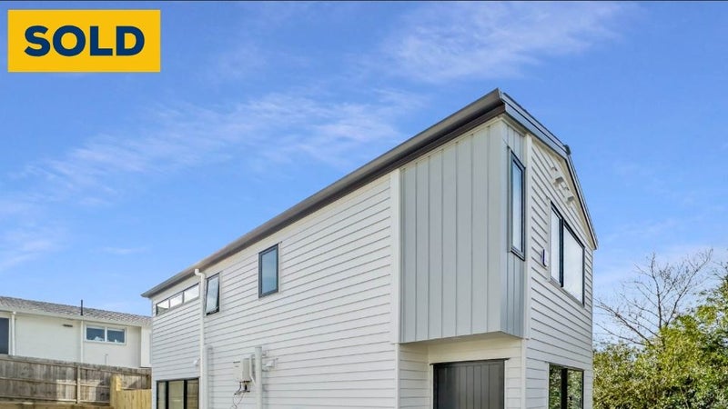 7B Serrata Place, Browns Bay, Auckland - Carousel 1