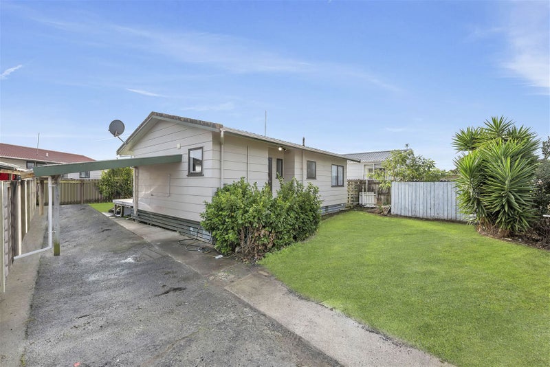 2/178 Finlayson Avenue, Clendon Park, Auckland - Carousel 1