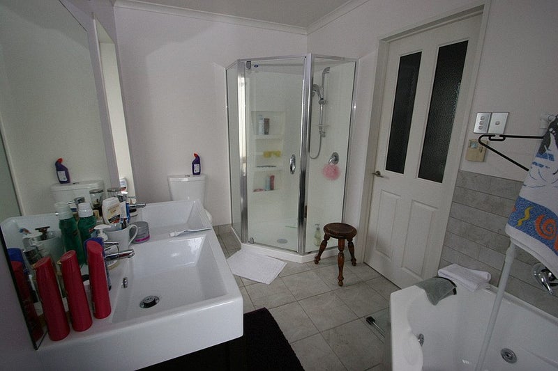 25 Malin Place, Pinehill, Auckland - Carousel 17