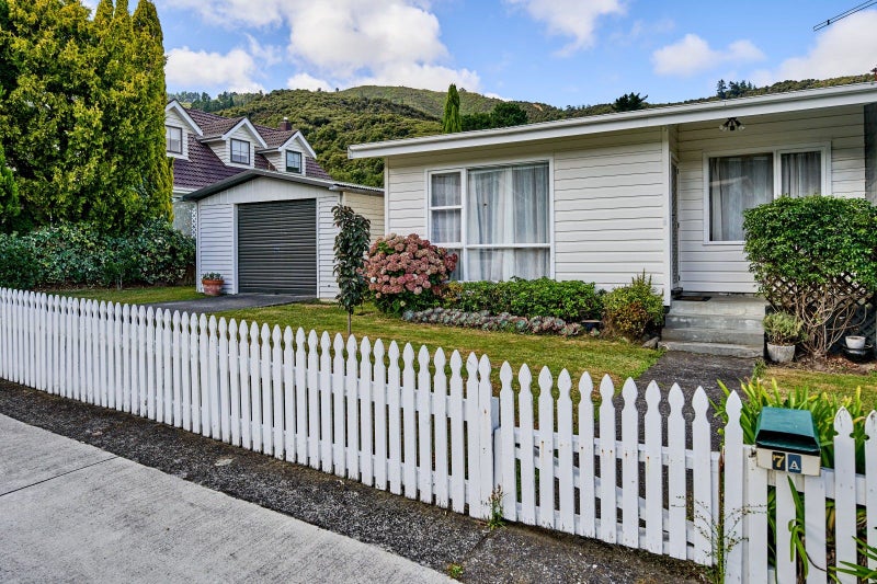 1/7 Helvetia Grove, Naenae, Lower Hutt - Carousel 2