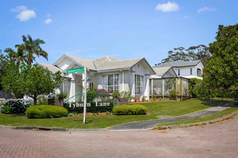 1 Tyburn Lane, Unsworth Heights, Auckland - Carousel 2